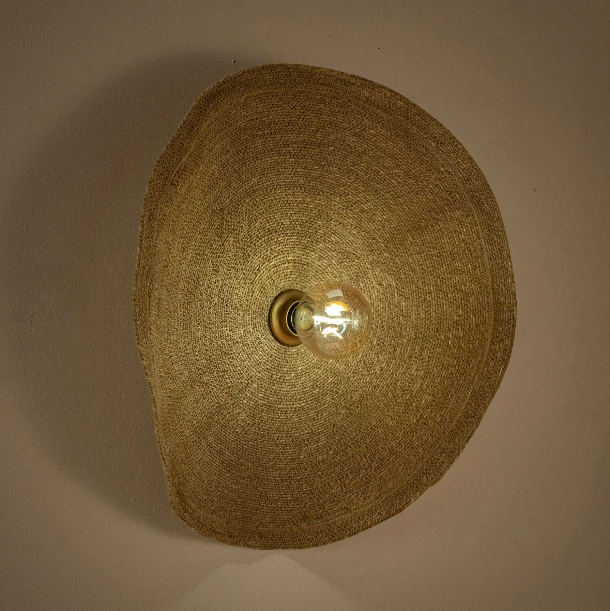 Applique murale électrifiée en jonc de mer D61cm - naturel