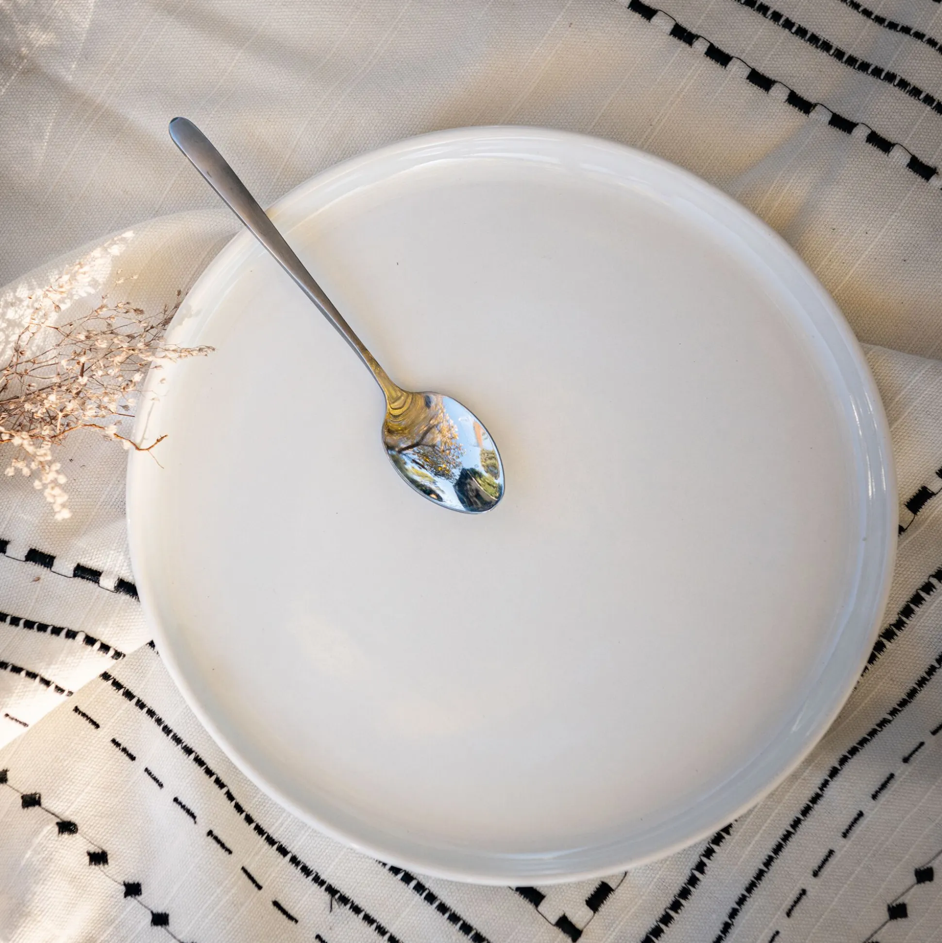 Assiette à dessert en faïence D22,3cm - blanc ventoux
