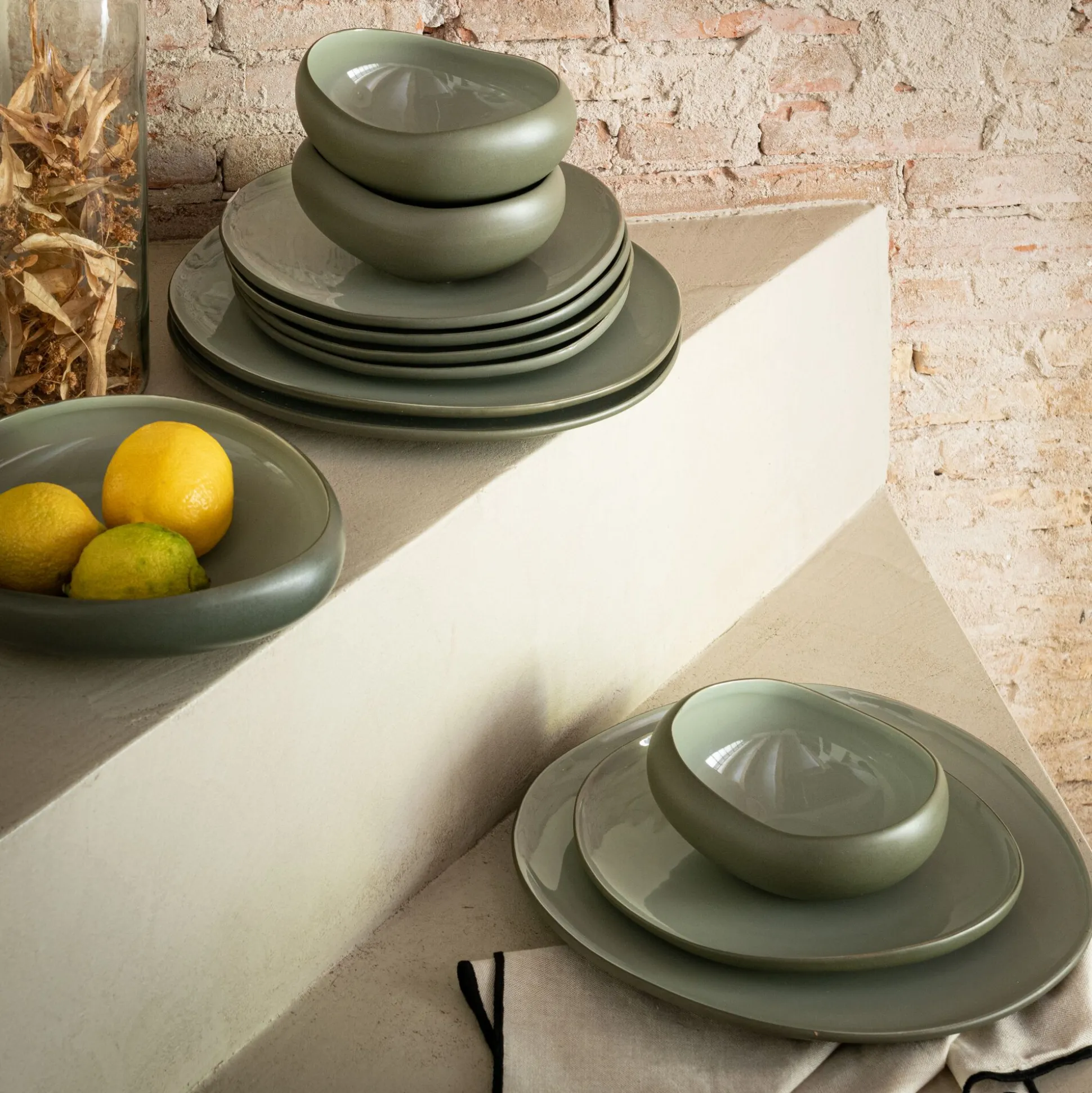 Assiette à dessert en grès D21cm - vert olivier