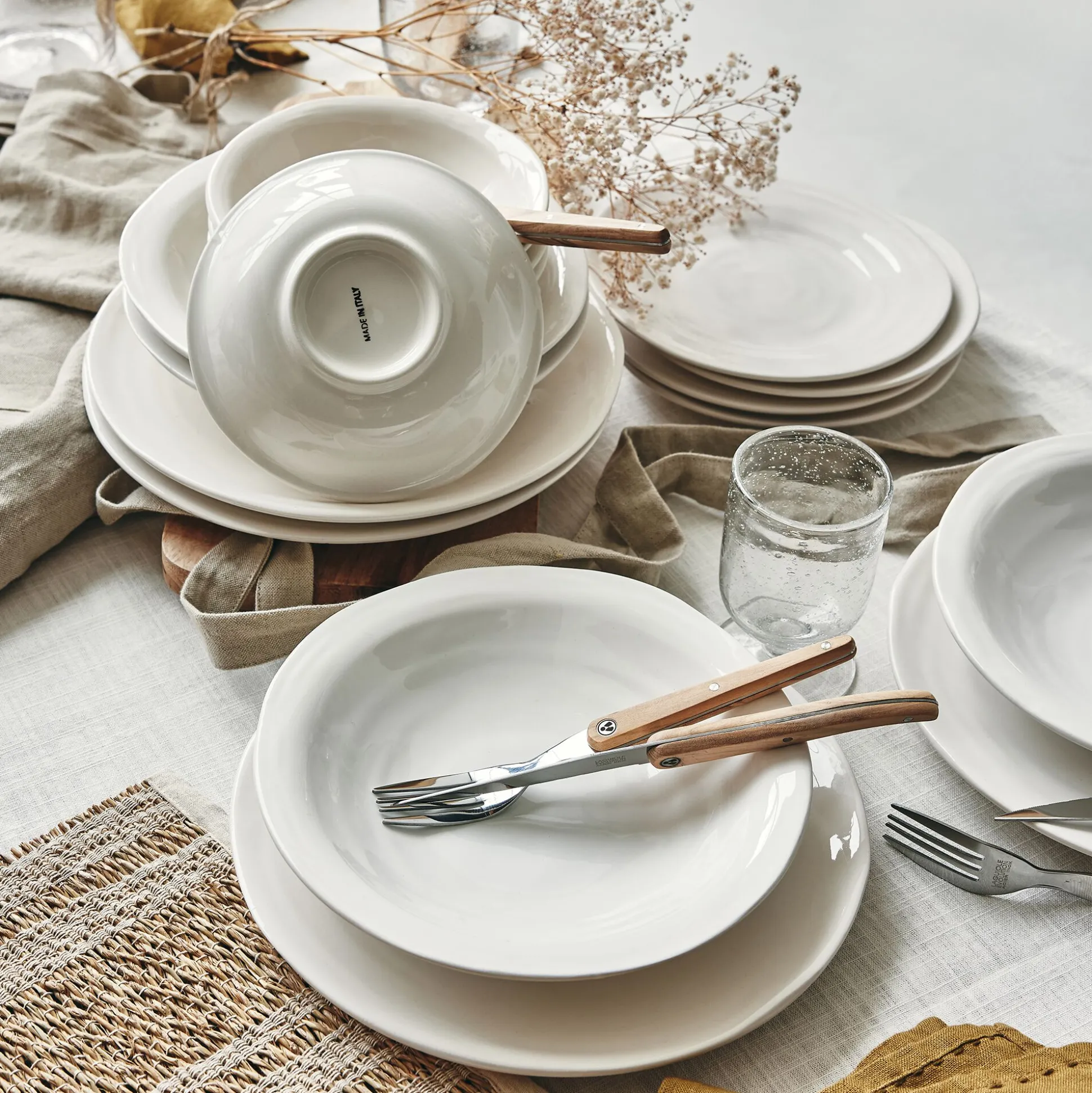 Assiette plate en faïence D26,5cm - blanc