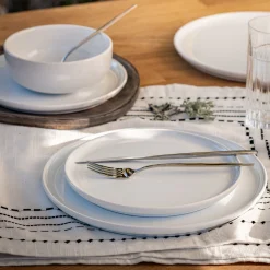 Assiette plate en faïence D28cm - blanc ventoux