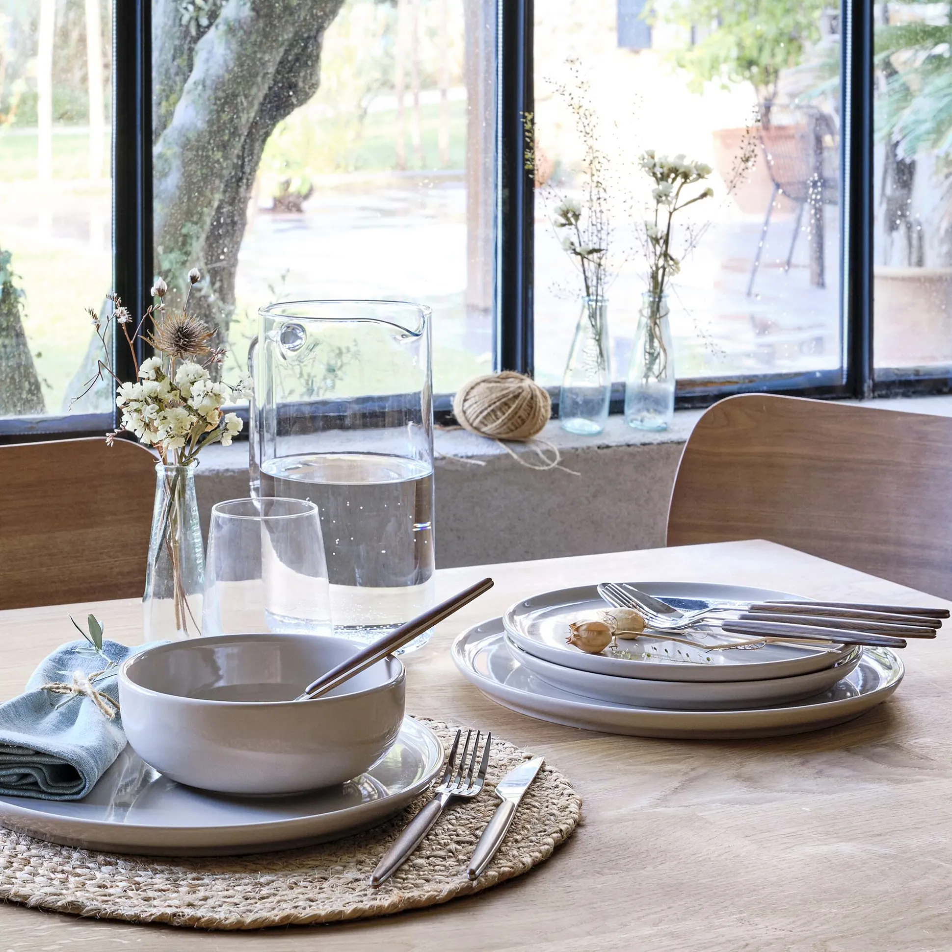 Assiette plate en faïence D28cm - beige alpilles