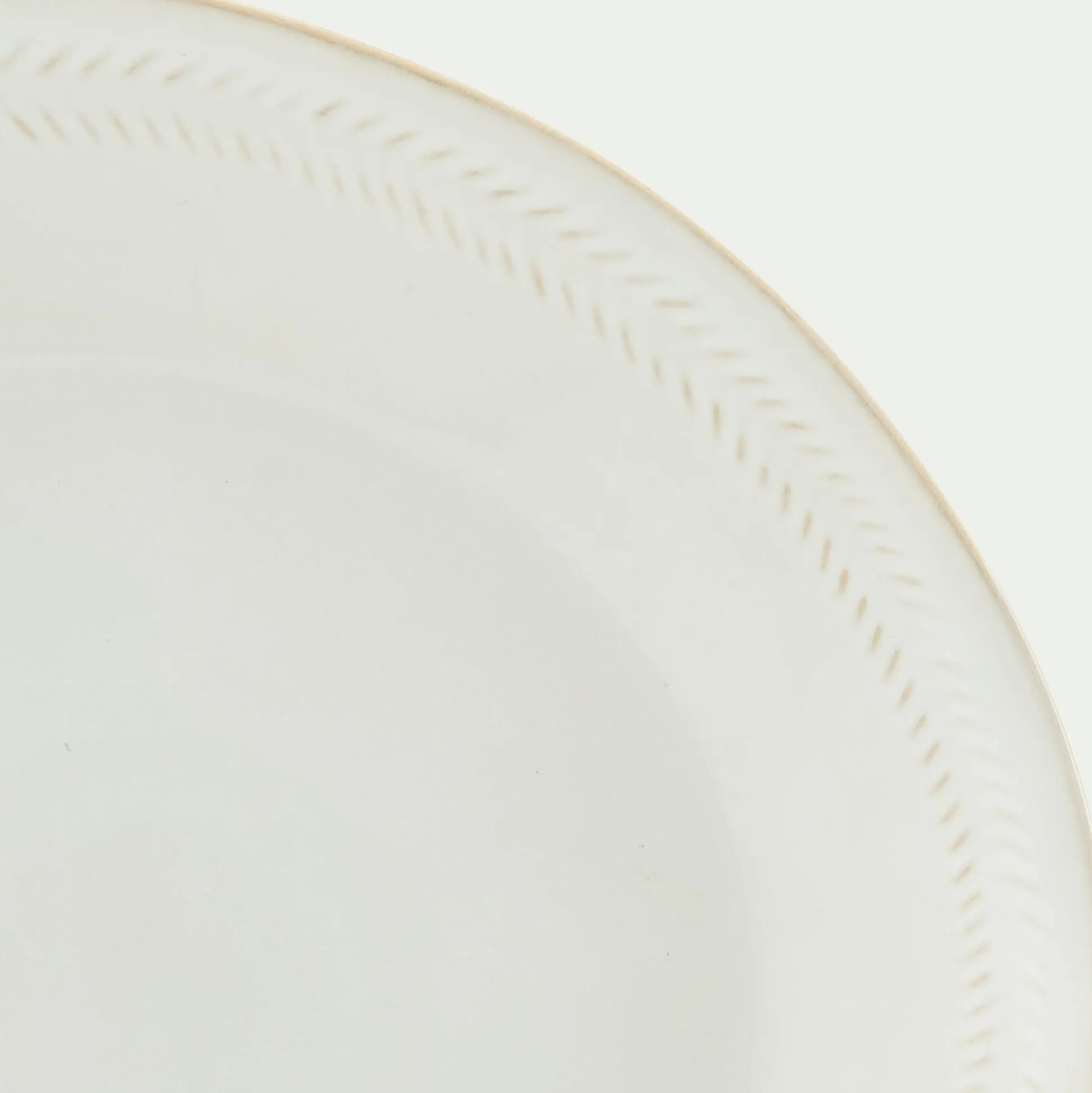 Assiette plate en grès avec liseré beige D28cm - blanc ventoux