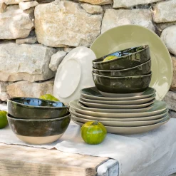 Assiette plate organique en grès D26,7cm - vert avocado