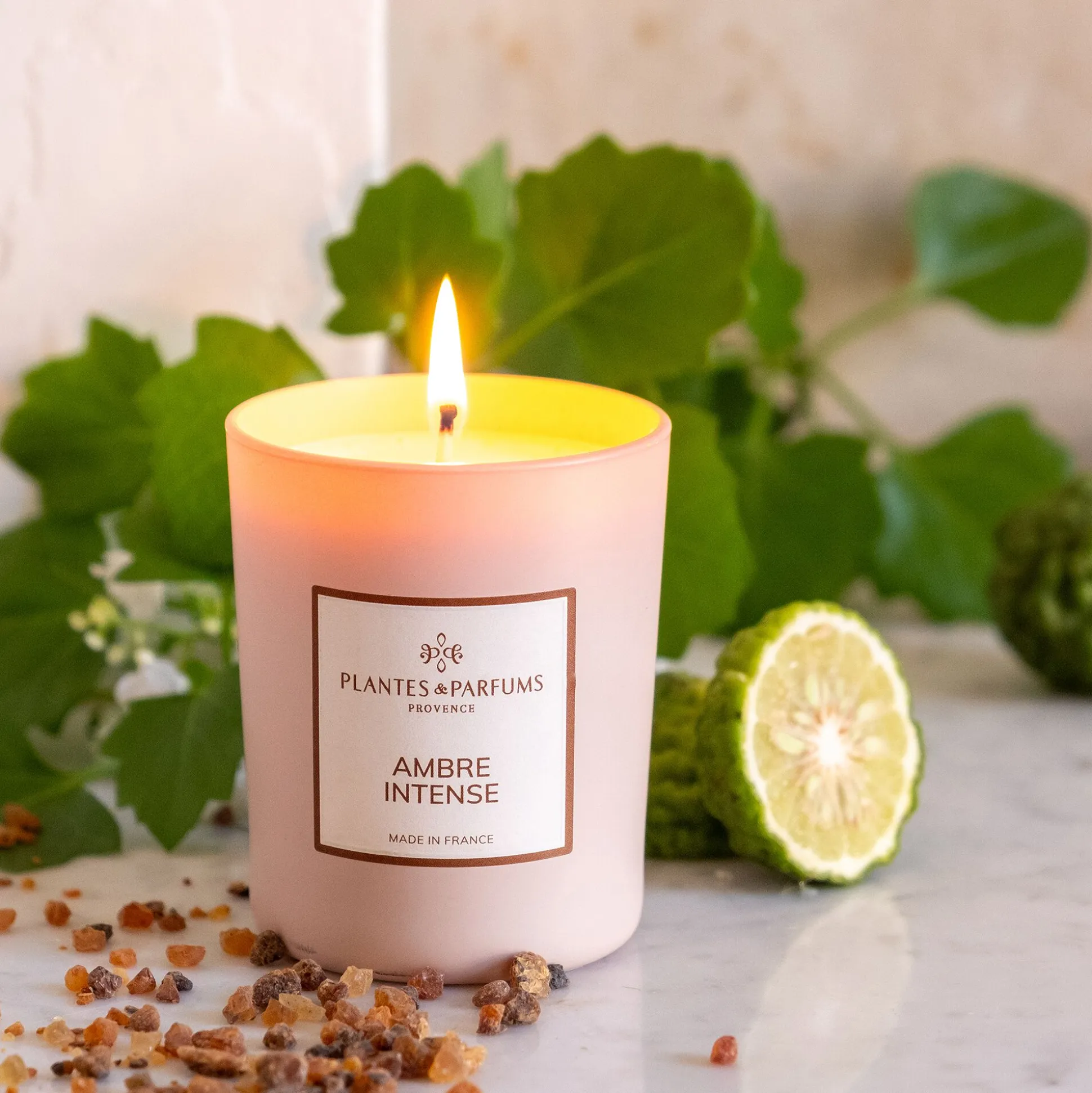 Bougie parfumée senteur Ambre Intense 180g