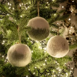 Boule de Noël en laine D9cm (couleur aléatoire)