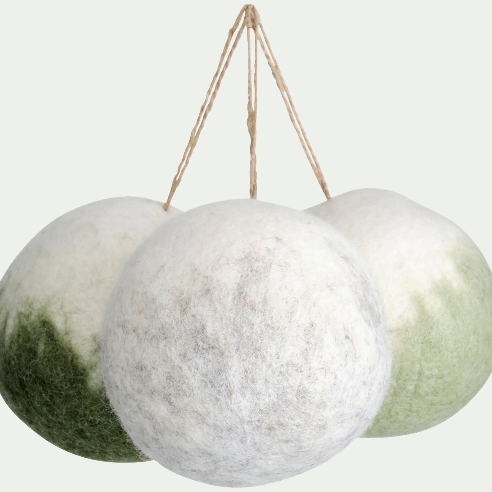 Boule de Noël en laine D9cm (couleur aléatoire)