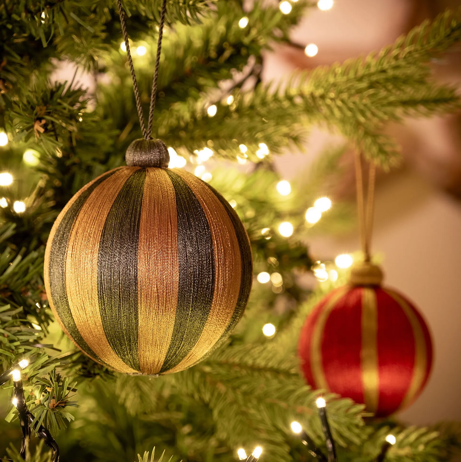 Boule de Noël à rayures tissées D10cm - vert