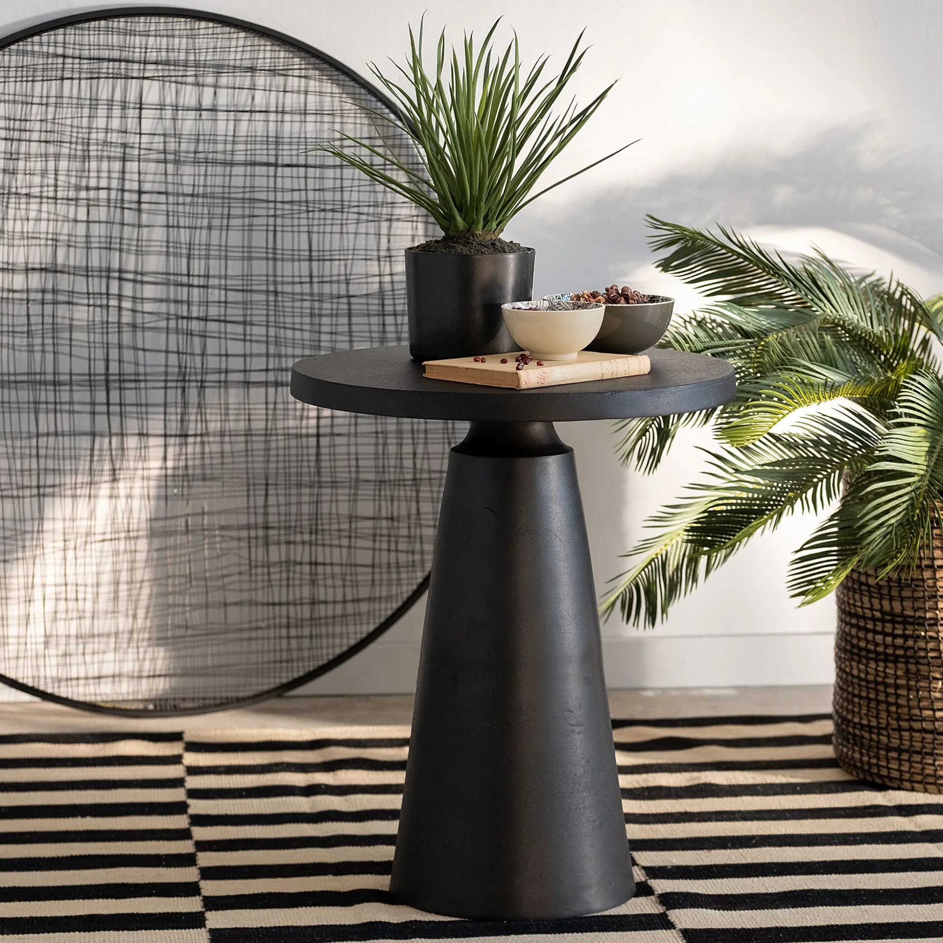 Bout de canapé en aluminium - noir D51xH60cm