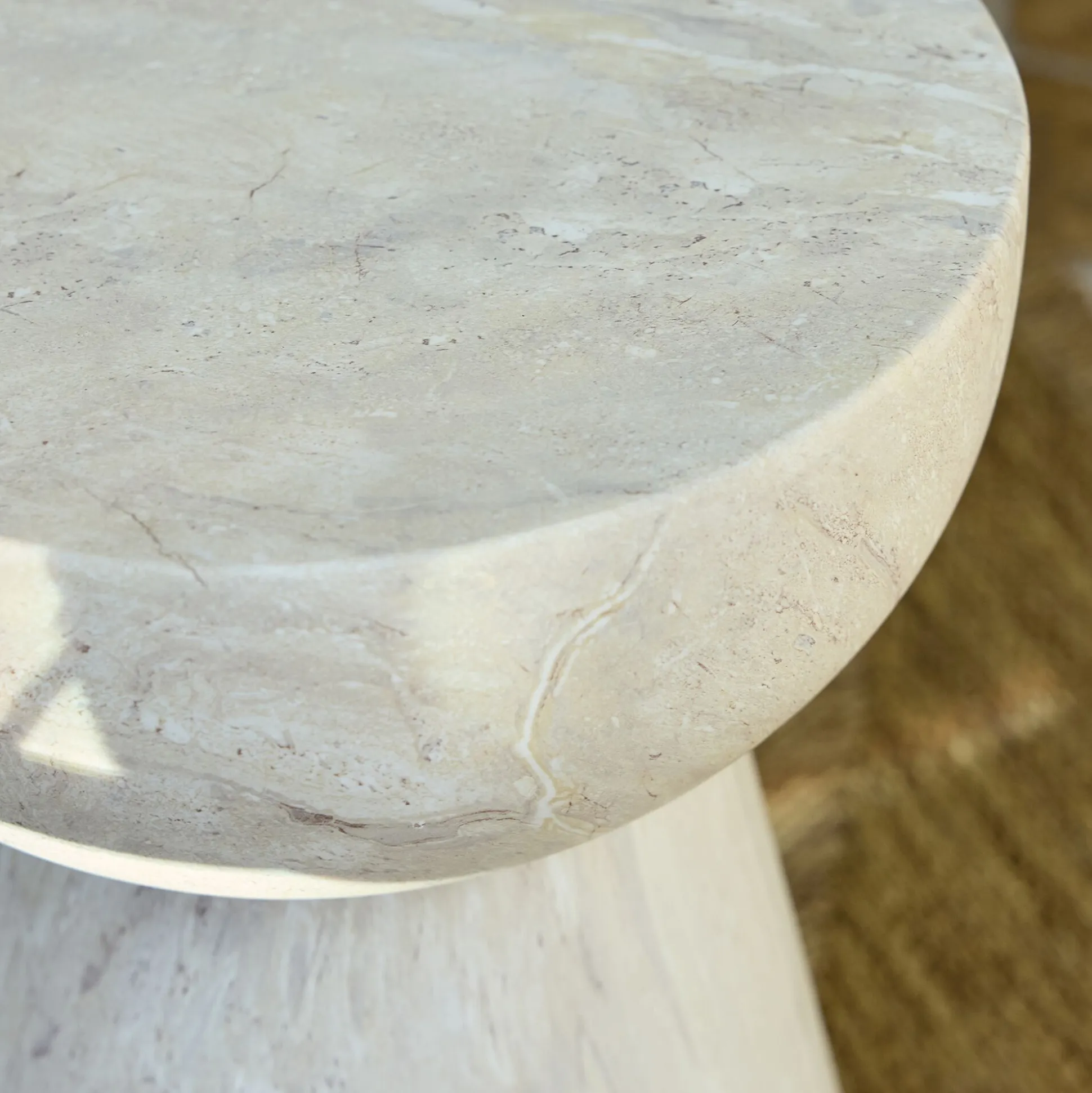 Bout de canapé en ciment effet marbre D36xH46cm - beige