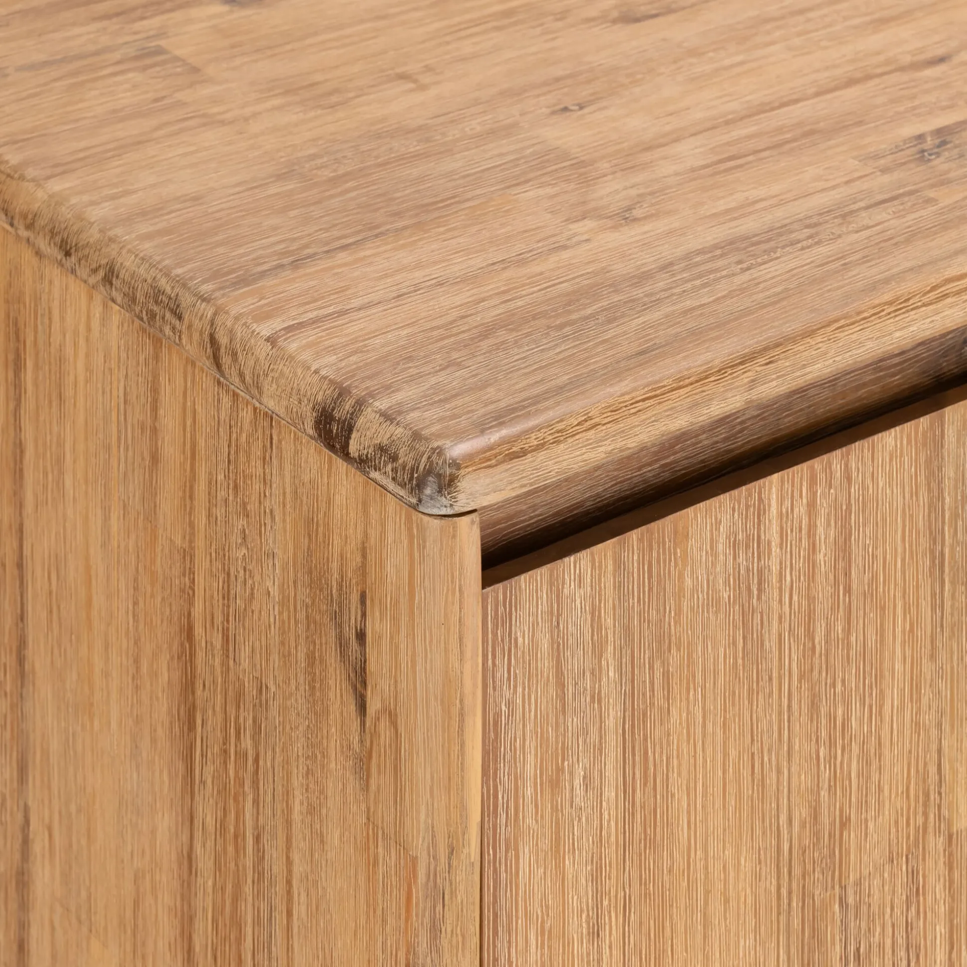 Buffet bas en bois 3 portes - naturel