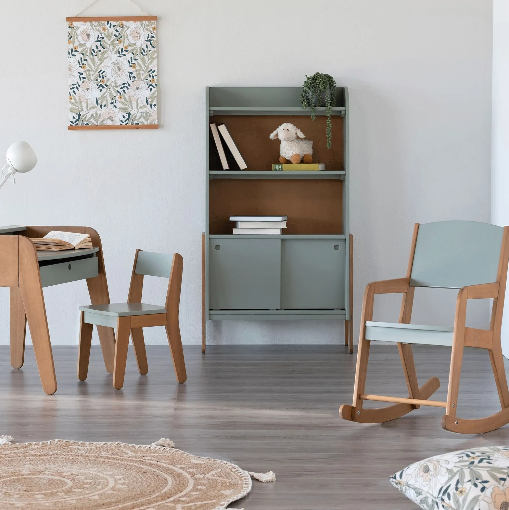 Bureau enfant en acacia - vert olivier