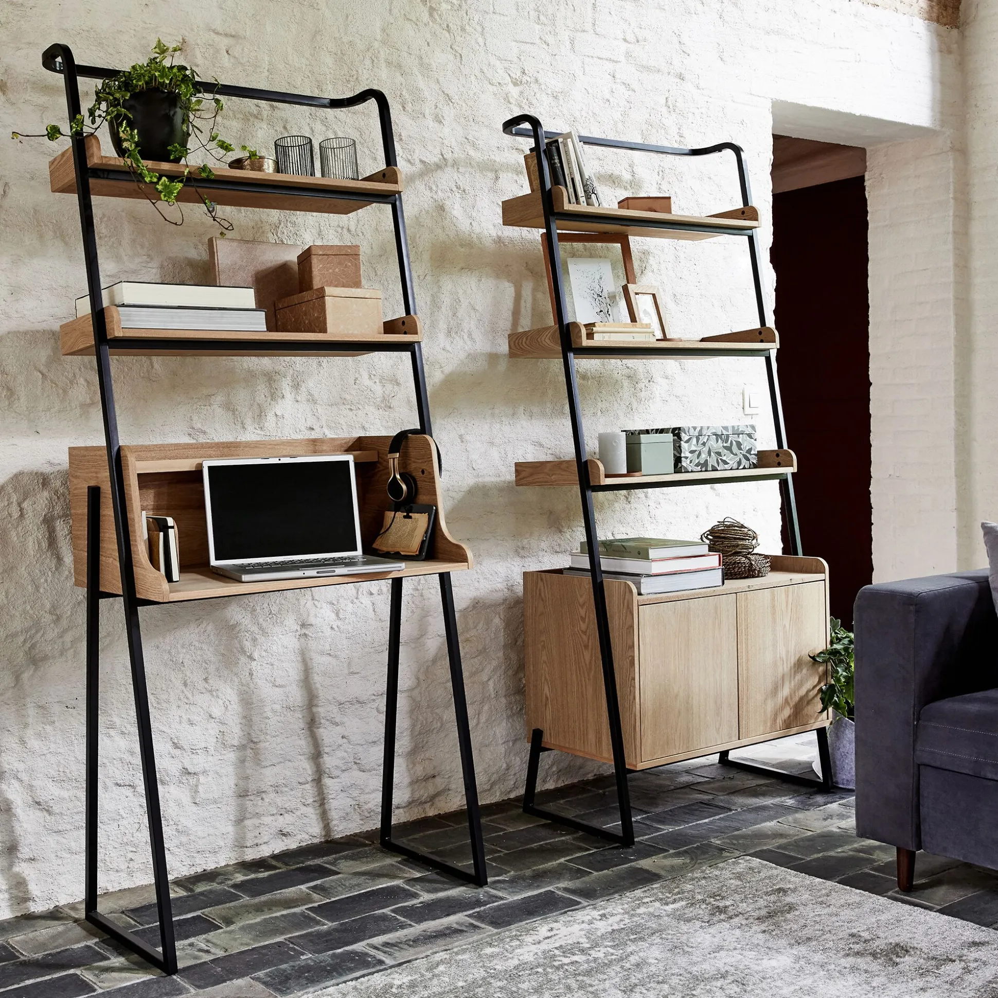 Bureau plaqué frêne et métal noir avec 2 tablettes L80cm - bois clair