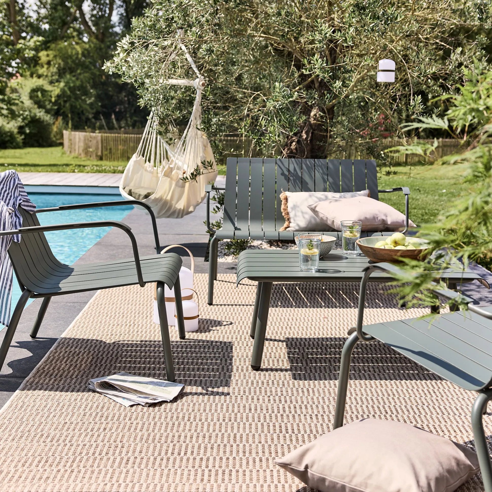 Canapé de jardin en aluminium - vert cèdre (2 places)