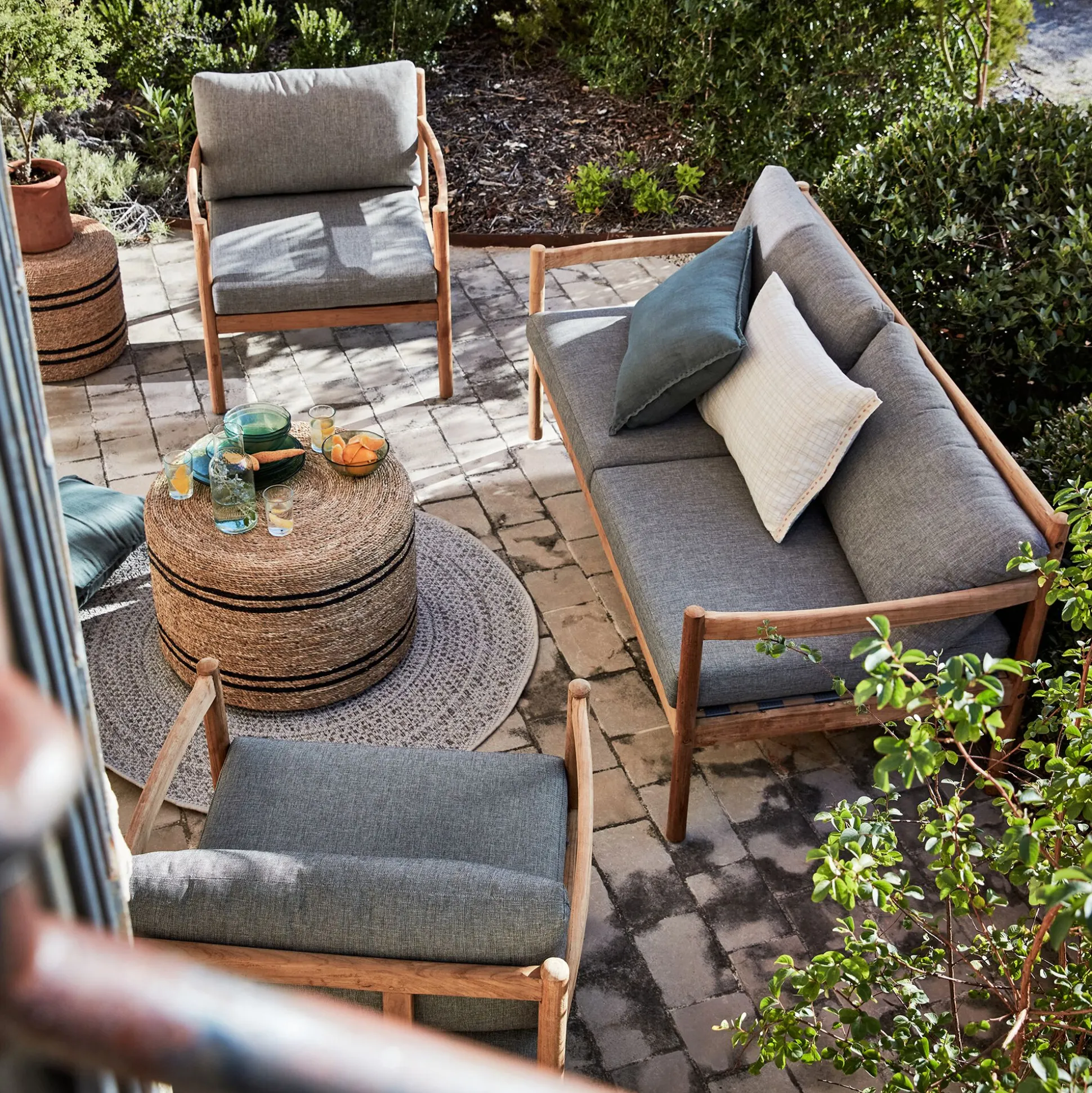 Canapé de jardin en teck recyclé - gris (2 places)