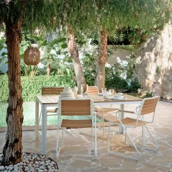 Chaise de jardin avec accoudoirs en aluminium et eucalyptus - blanc