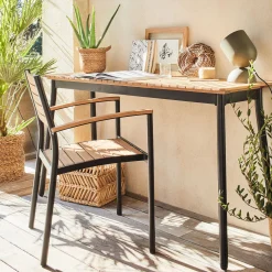 Chaise de jardin empilable avec accoudoirs en aluminium et eucalyptus - bois clair