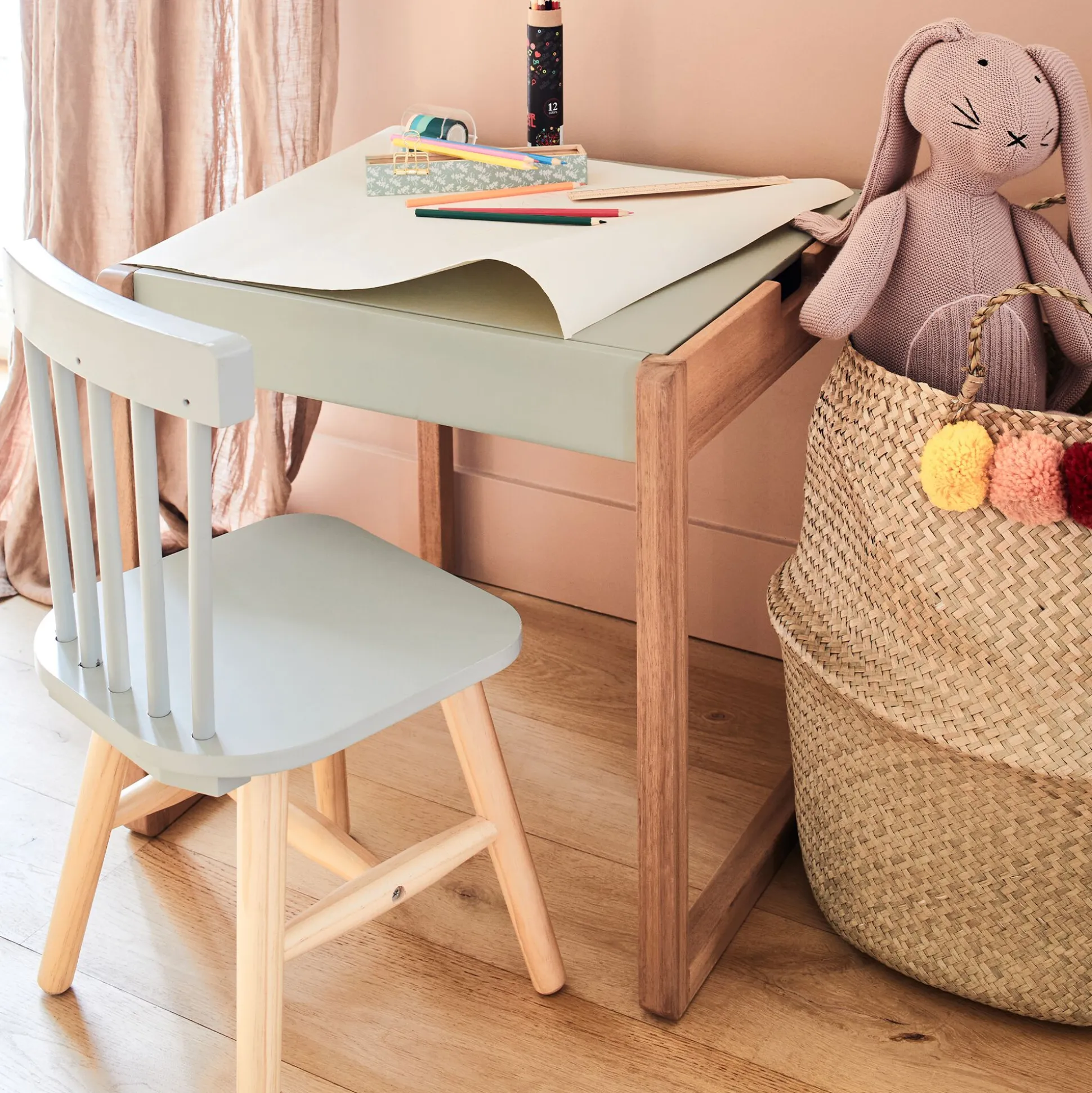 Chaise enfant en bois - vert olivier