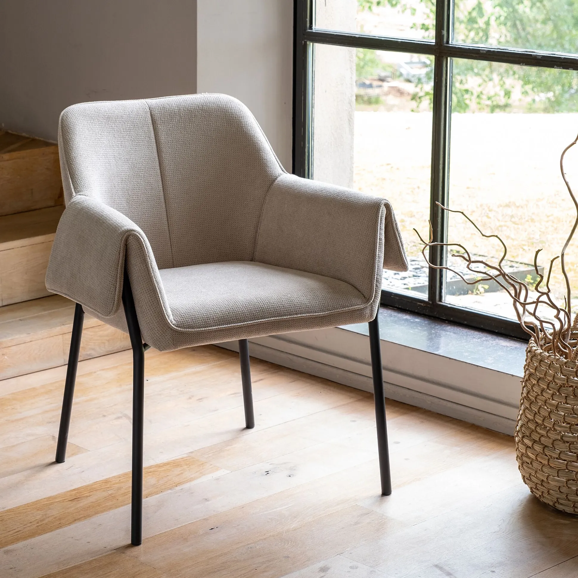 Chaise en tissu avec accoudoirs - gris