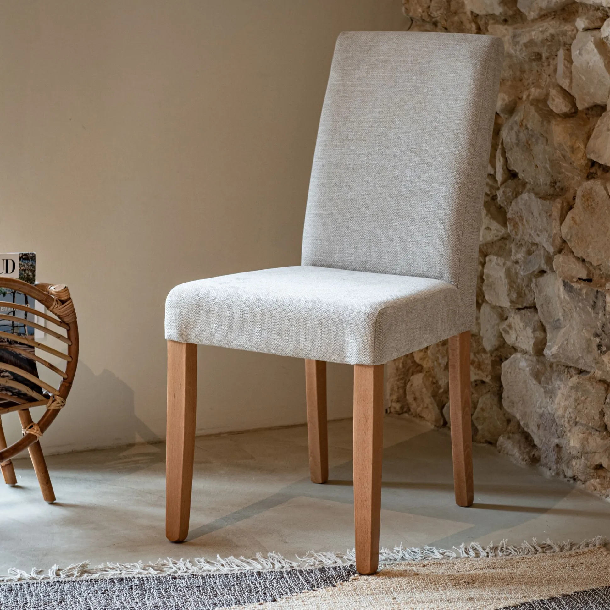Chaise en tissu et piètement hêtre massif - beige