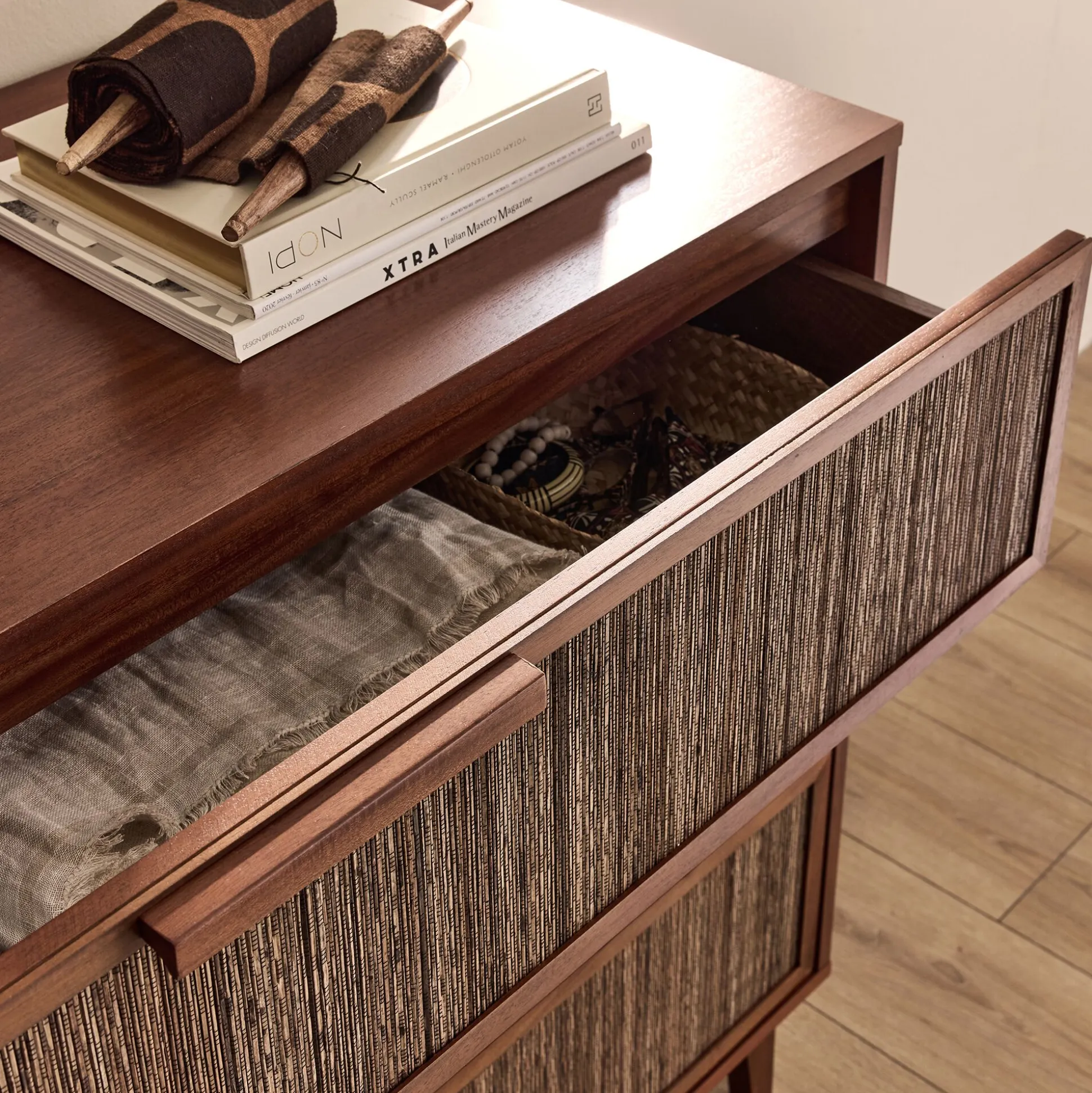 Commode 3 tiroirs en acajou L120cm - bois foncé