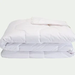 Couette légère anti-acariens thermorégulatrice - 260x240cm