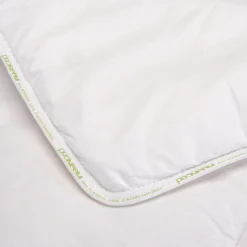 Couette légère anti-acariens thermorégulatrice - 260x240cm