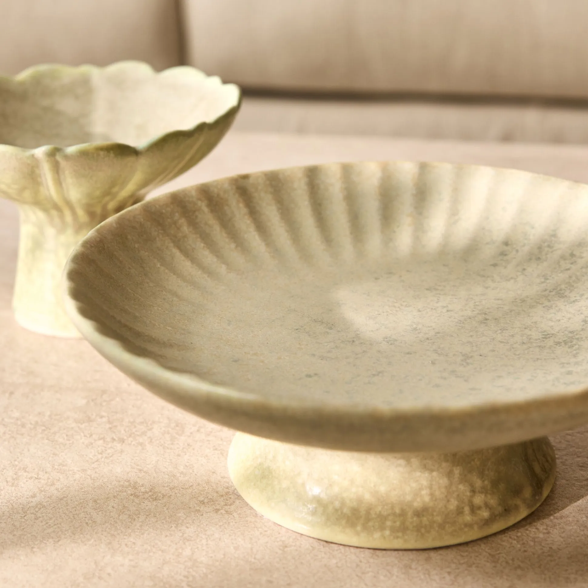 Coupe décorative sur pied en céramique D21cm - beige