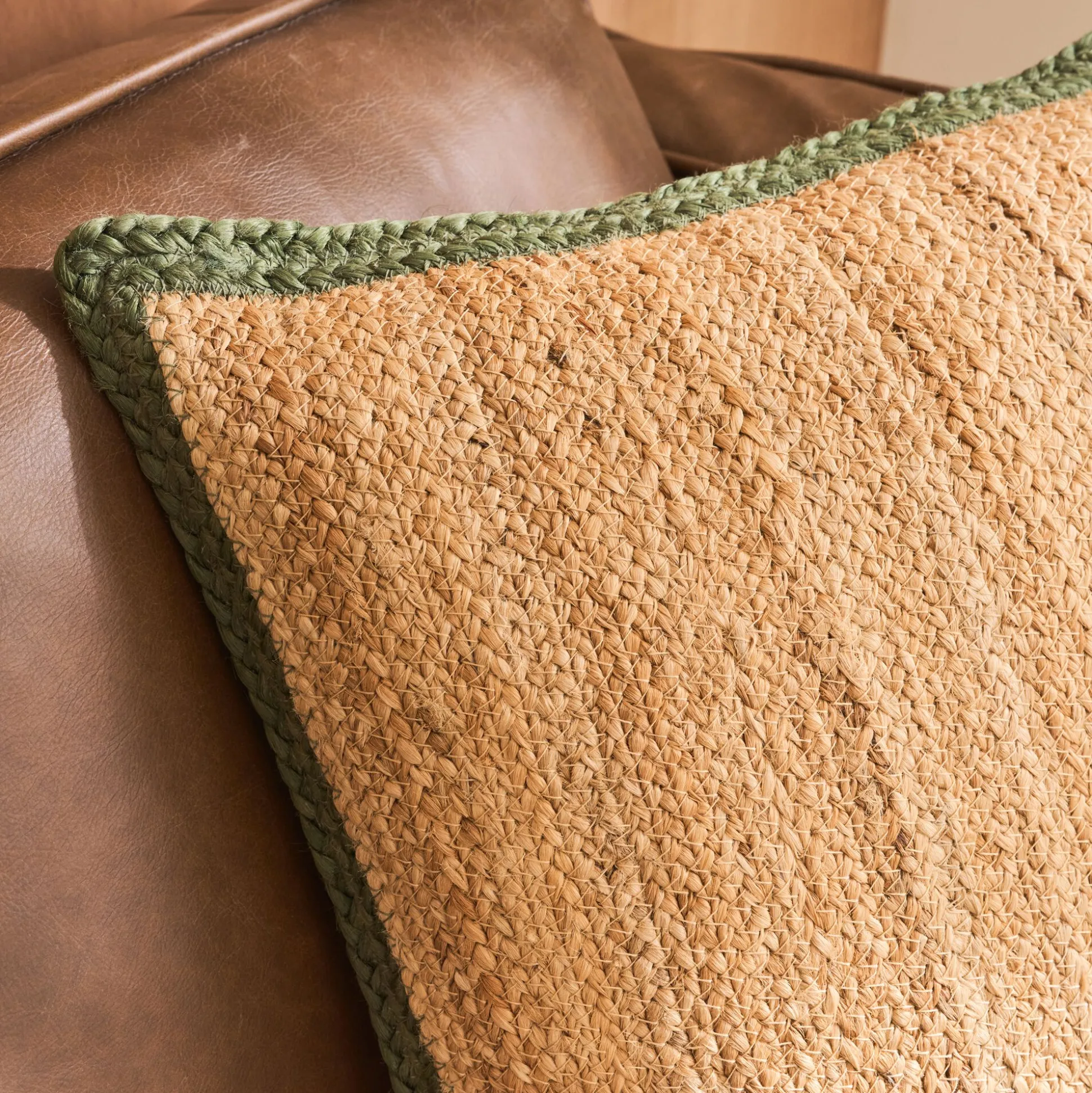 coussin en jute avec finition liseré 45x45cm - naturel