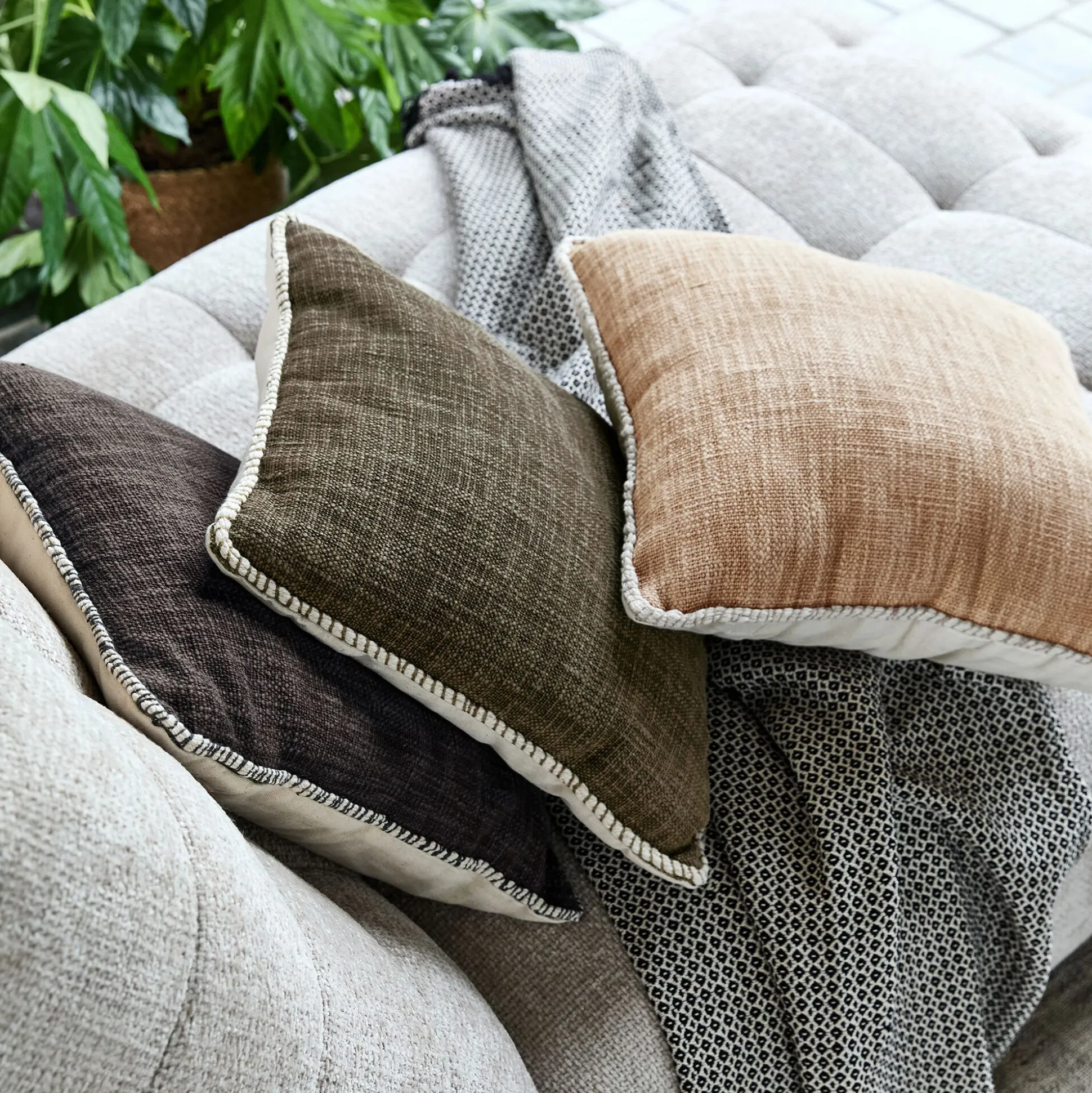 Coussin finition passepoil en coton 45x45cm - naturel
