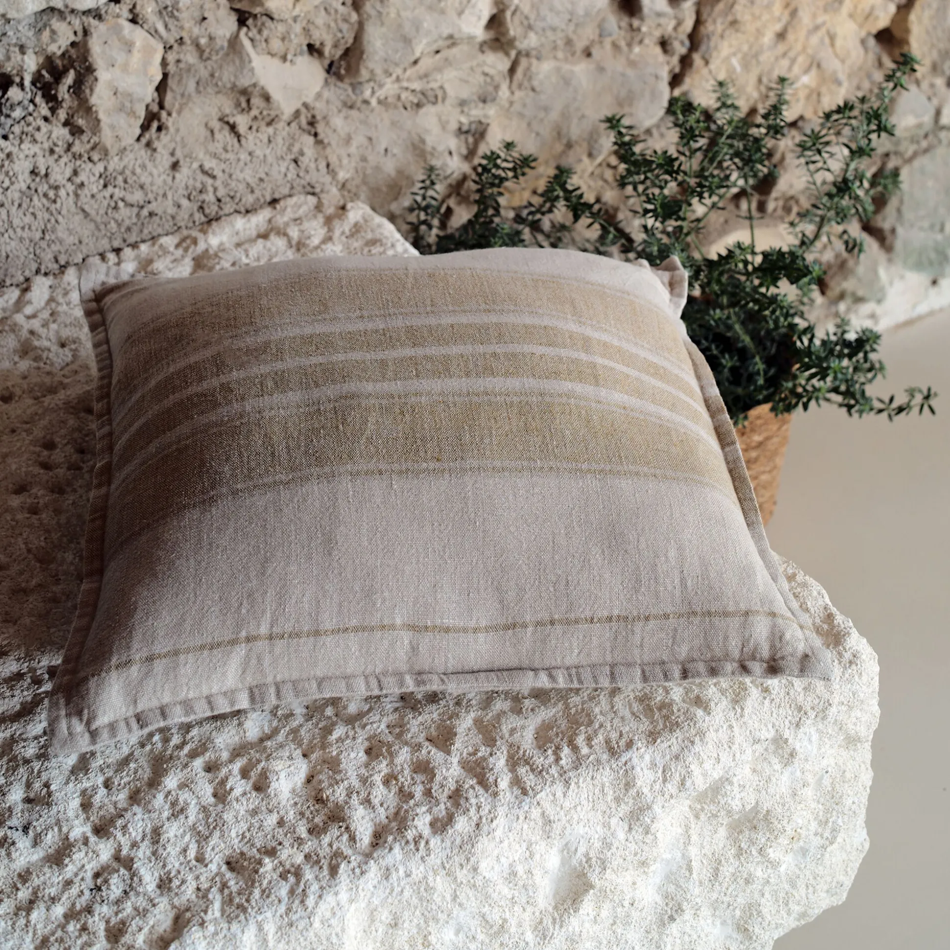 Coussin rayé en lin 45x45cm - jaune