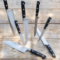 Couteau de cuisine forgé avec lame 17cm en métal