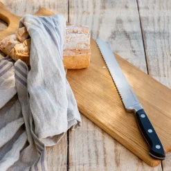 Couteau à pain forgé avec lame 20cm en métal