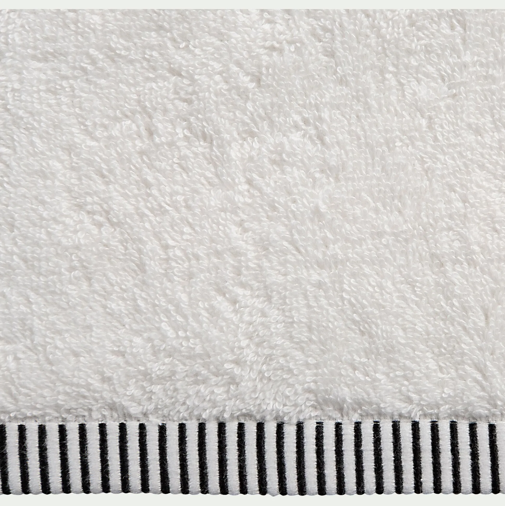 Drap de douche brodé en coton - blanc ventoux 70x140cm