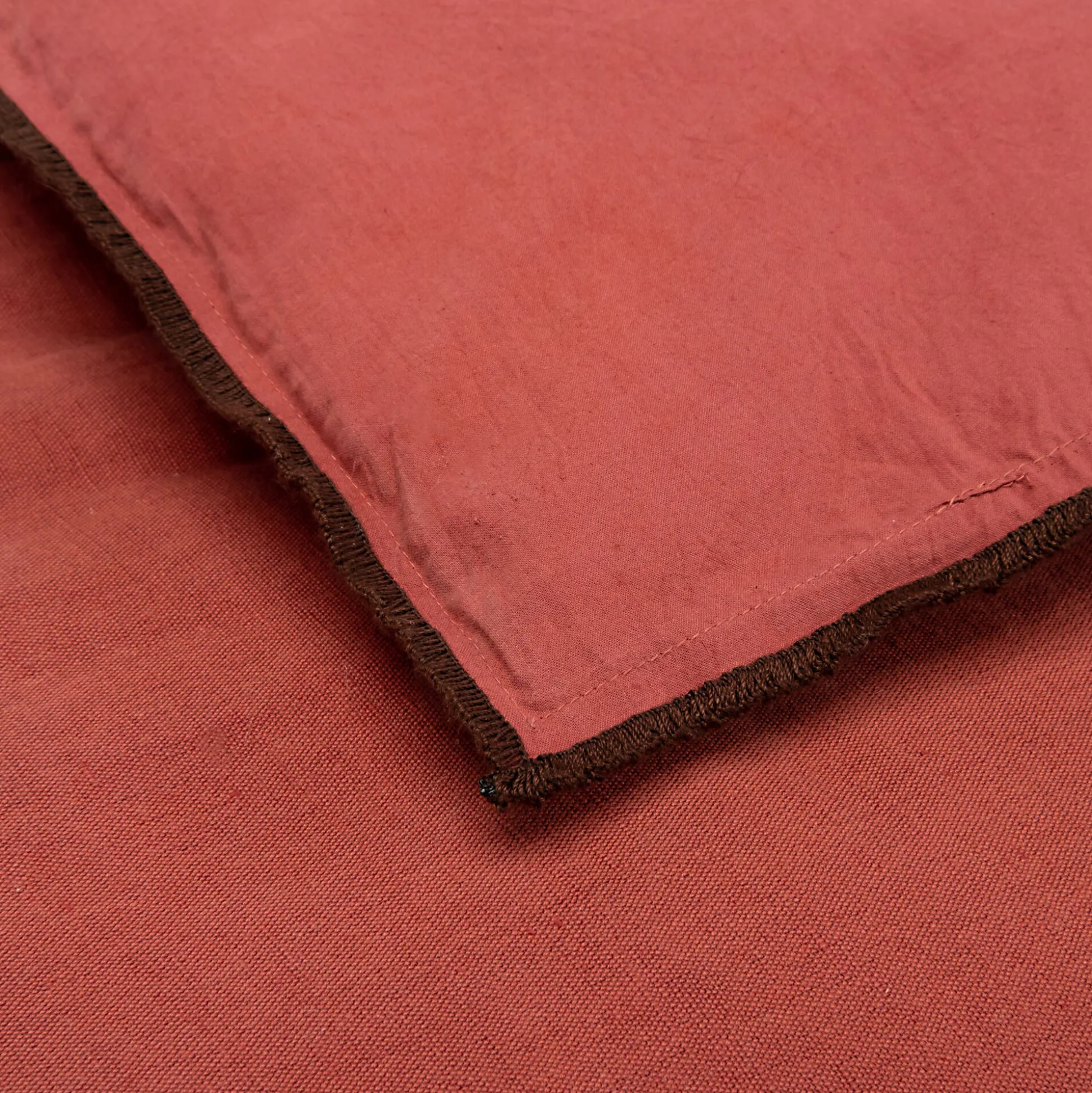 Édredon en lin et coton 100x180cm piquage pompons - rouge arcilla
