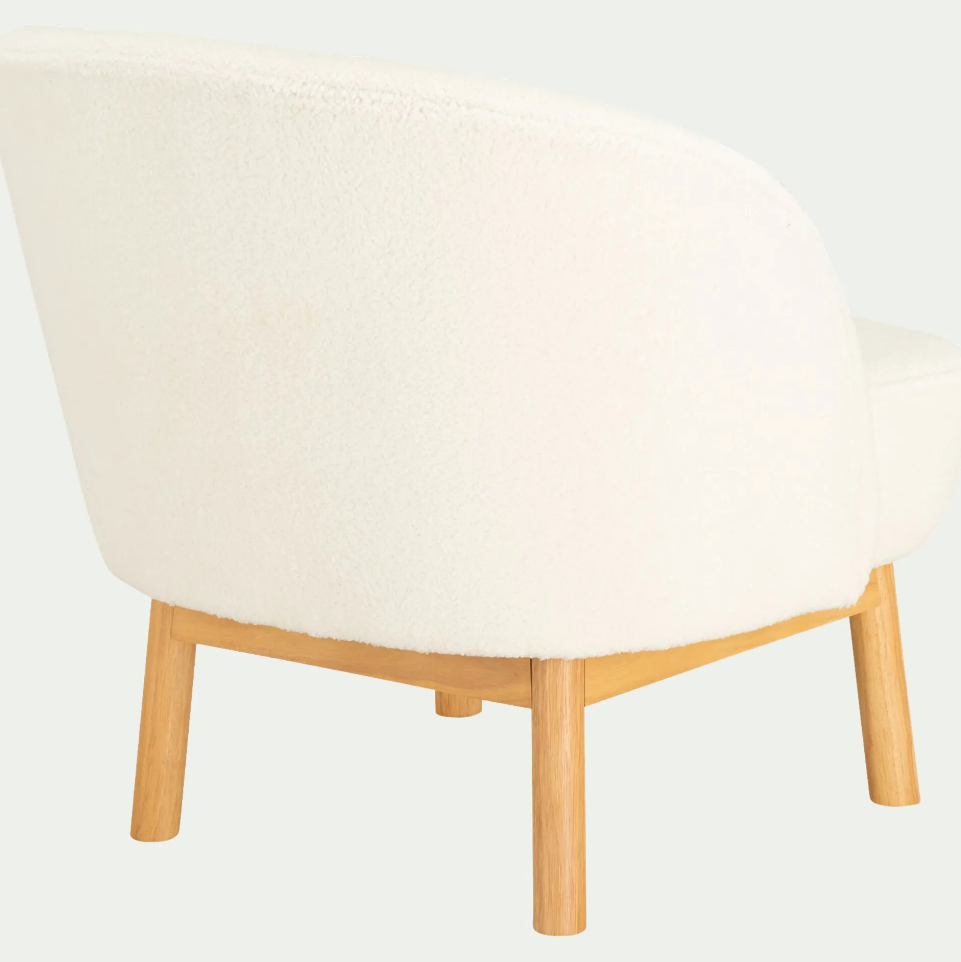 Fauteuil en tissu effet moutonné et piétement en hévéa - blanc capelan