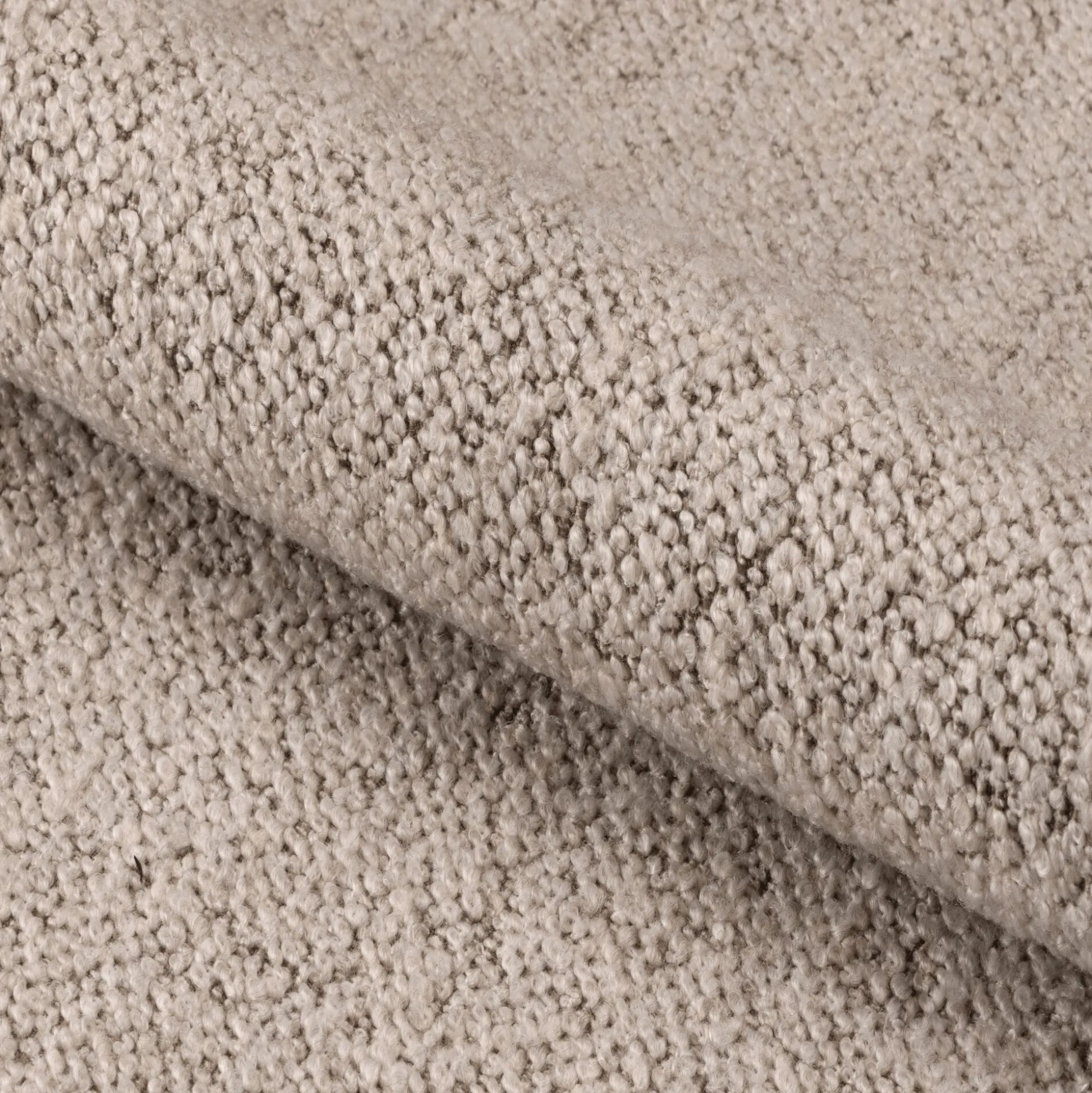 Fauteuil incurvé en tissu et métal - beige