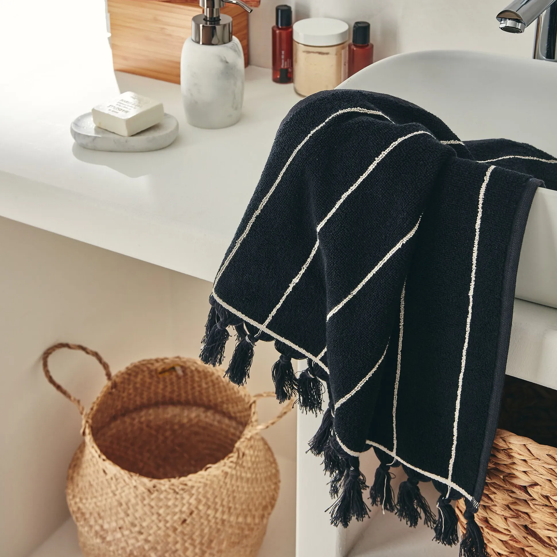 Linge de toilette rayé en coton - noir