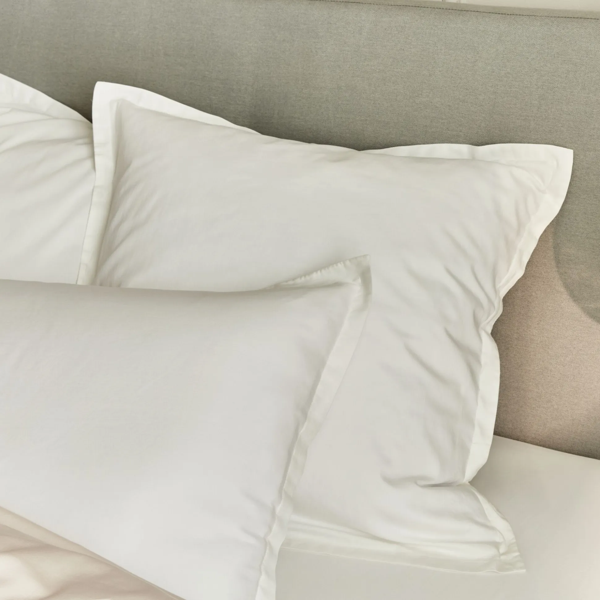 Lot de 2 taies d'oreillers en satin lavé de 65x65cm - blanc ventoux