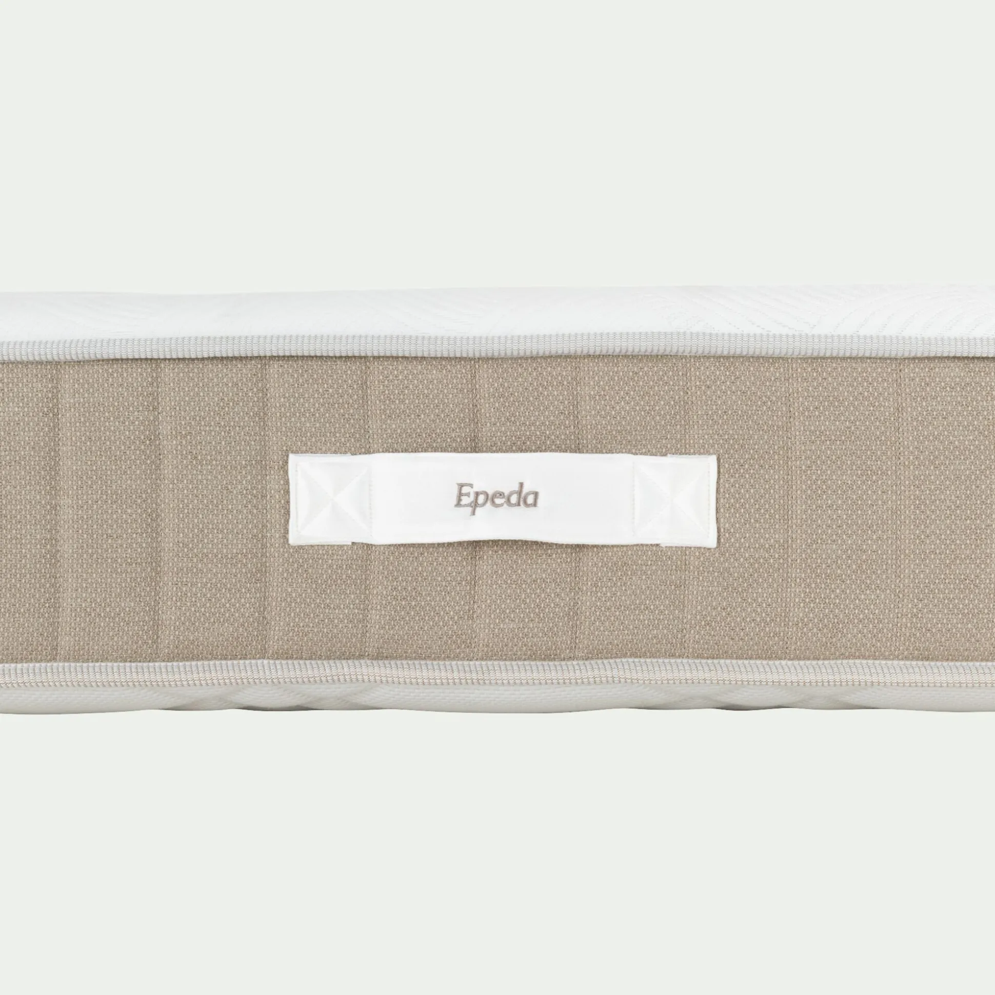 Matelas Epeda mémoire de forme à ressorts accueil équilibré 140x190cm