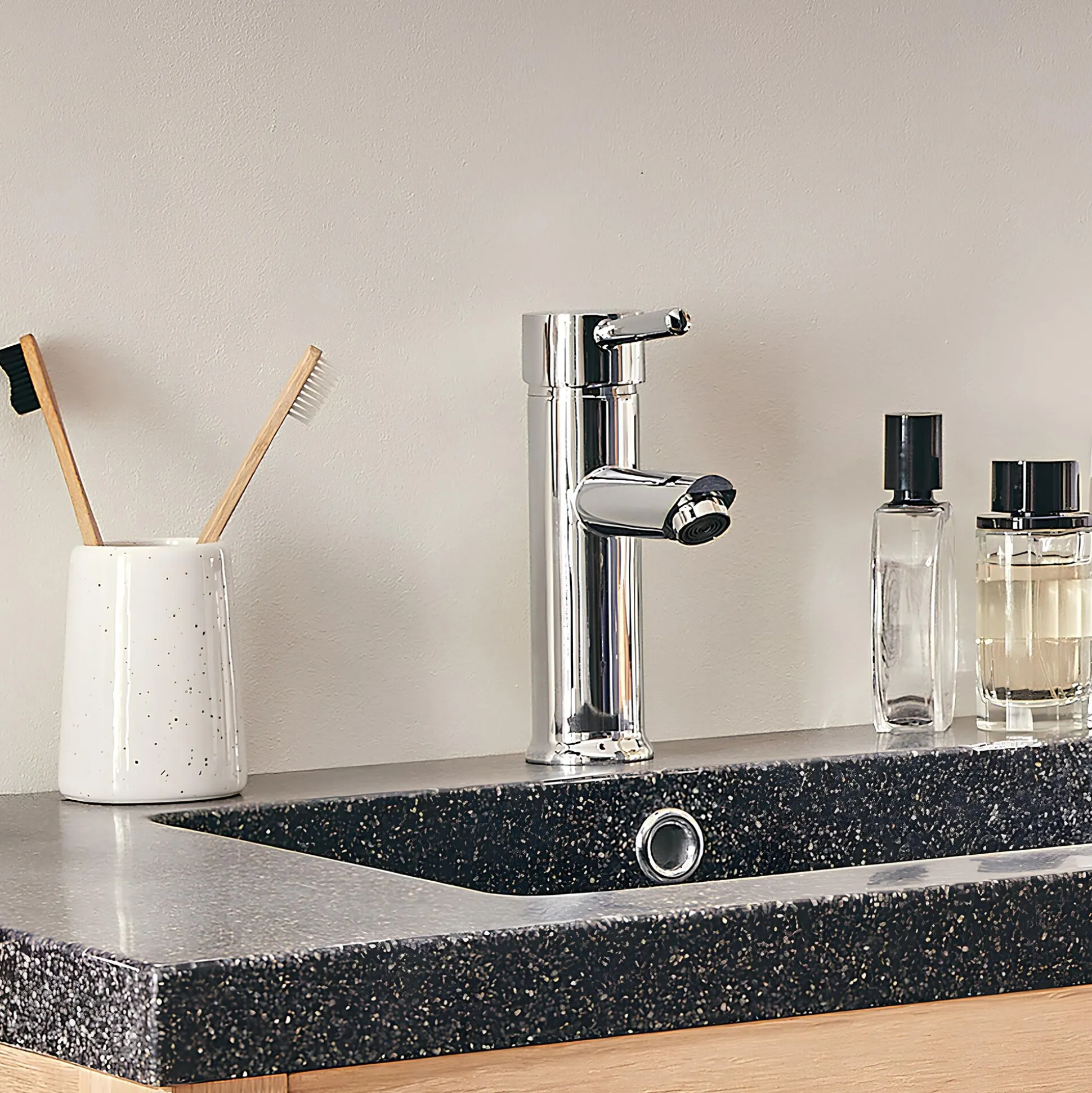 Mitigeur bas de lavabo en chrome H18,90cm - argenté