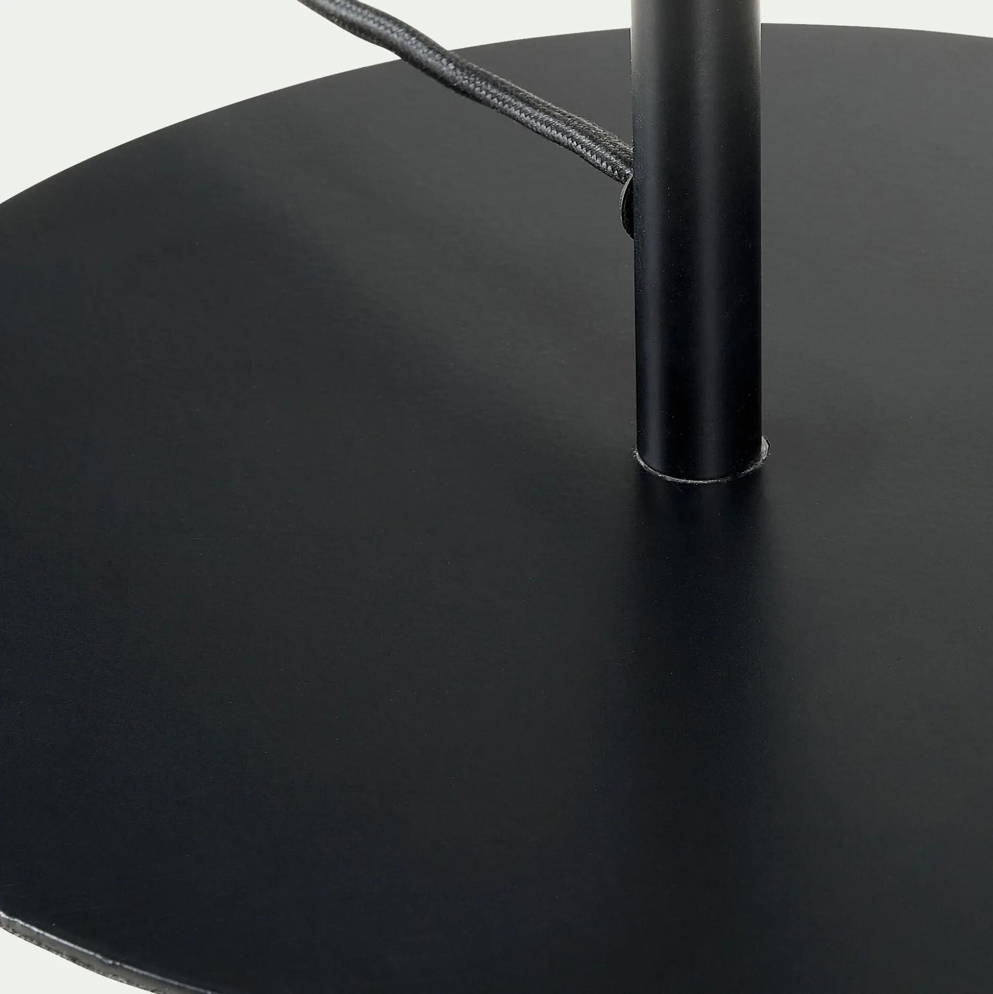 Pied de lampadaire en métal - noir H146cm
