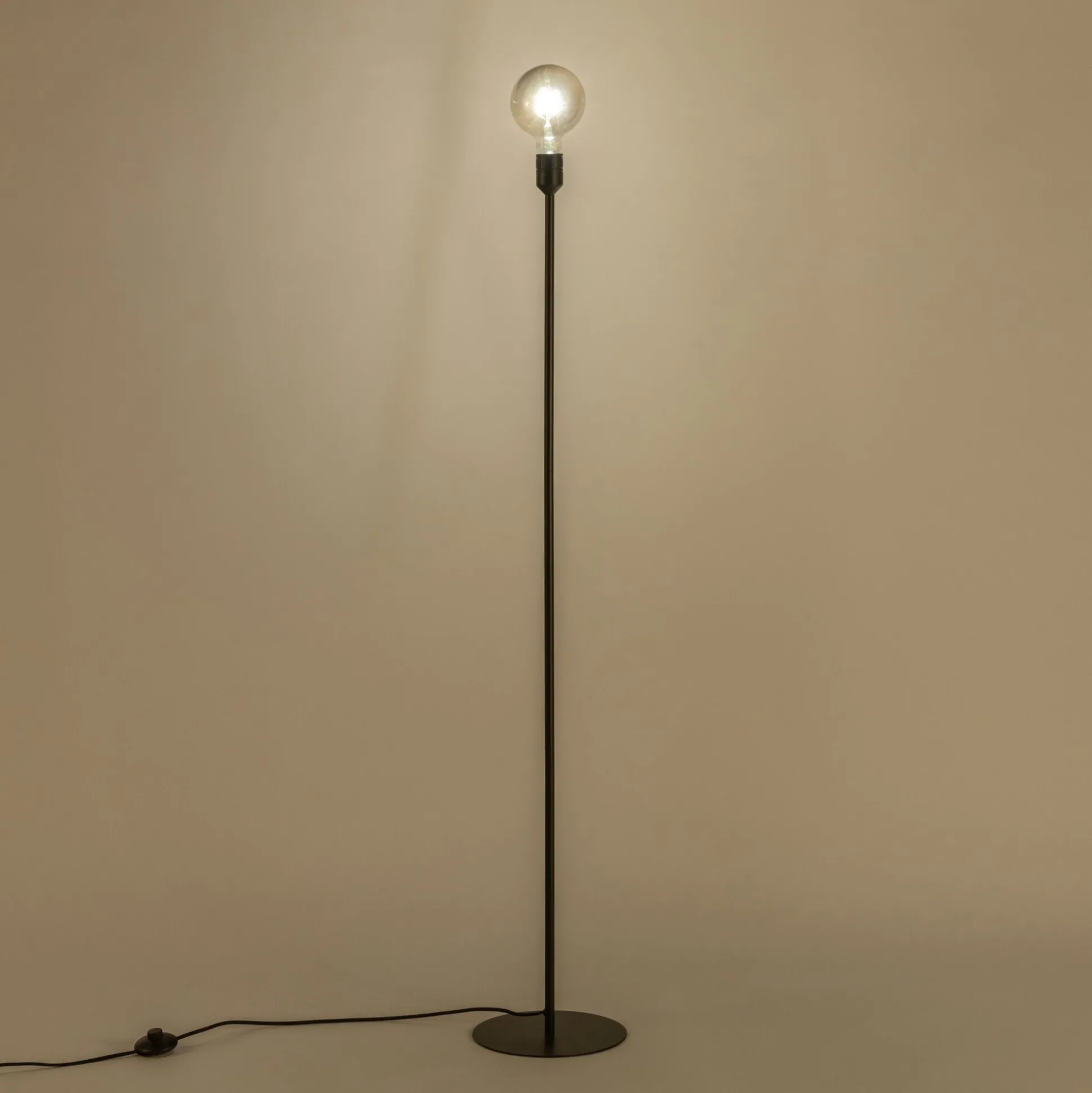 Pied de lampadaire en métal - noir H146cm