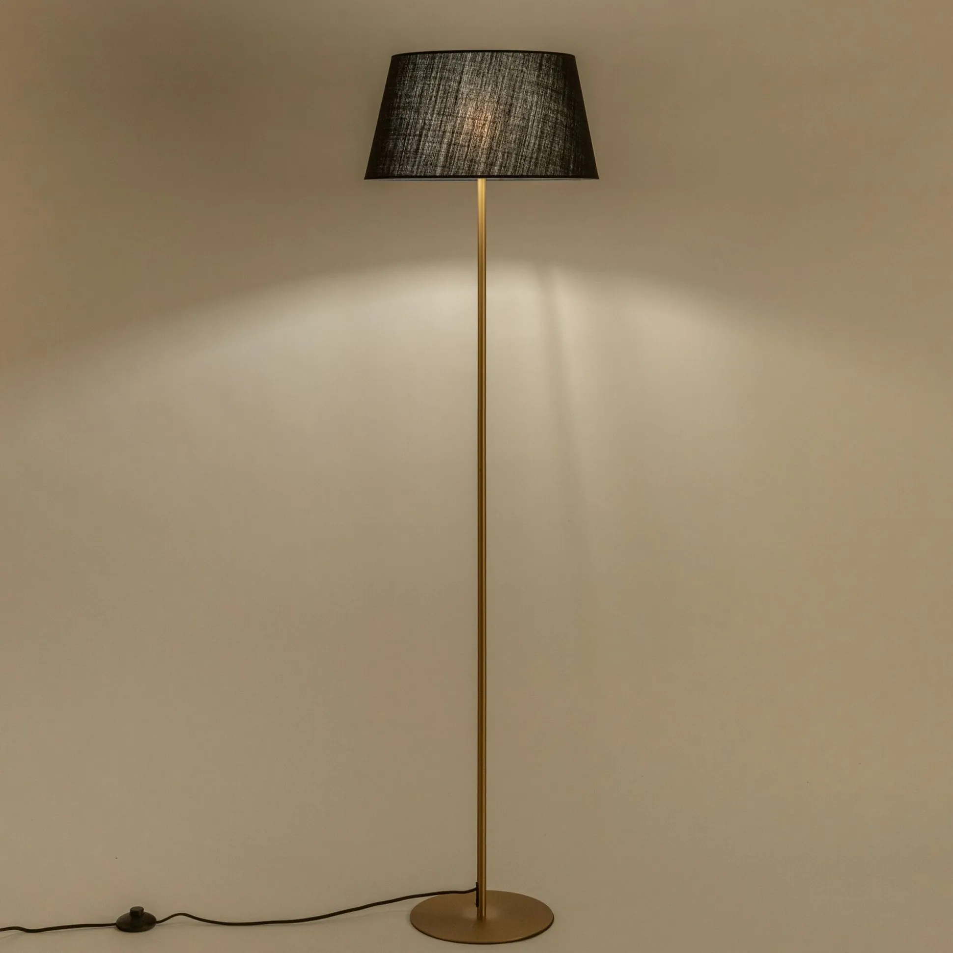 Pied de lampadaire électrifié en acier - doré H146cm