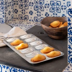 Plaque de cuisson pour 12 madeleines en fer - argenté