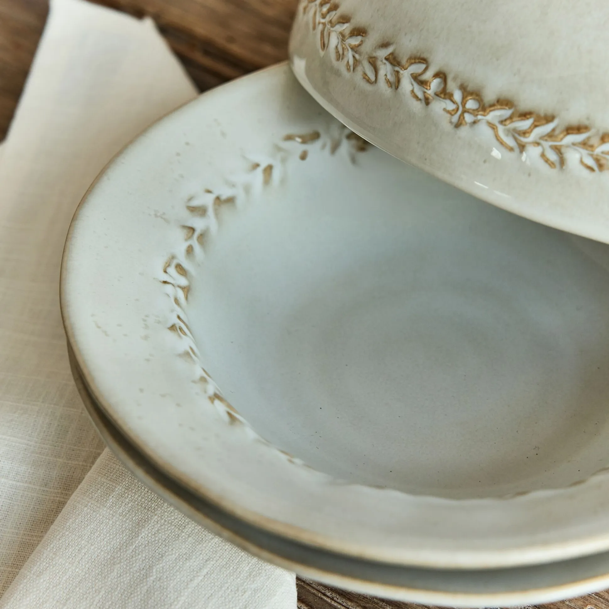 Saladier à motif végétal en grès D26cm - beige alpilles