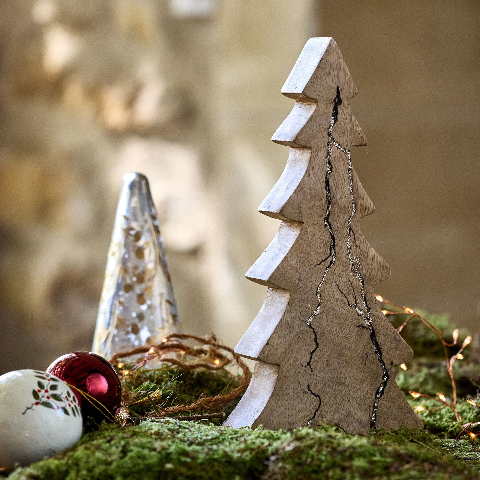 Sapin décoratif à poser en bois de manguier H29cm - naturel