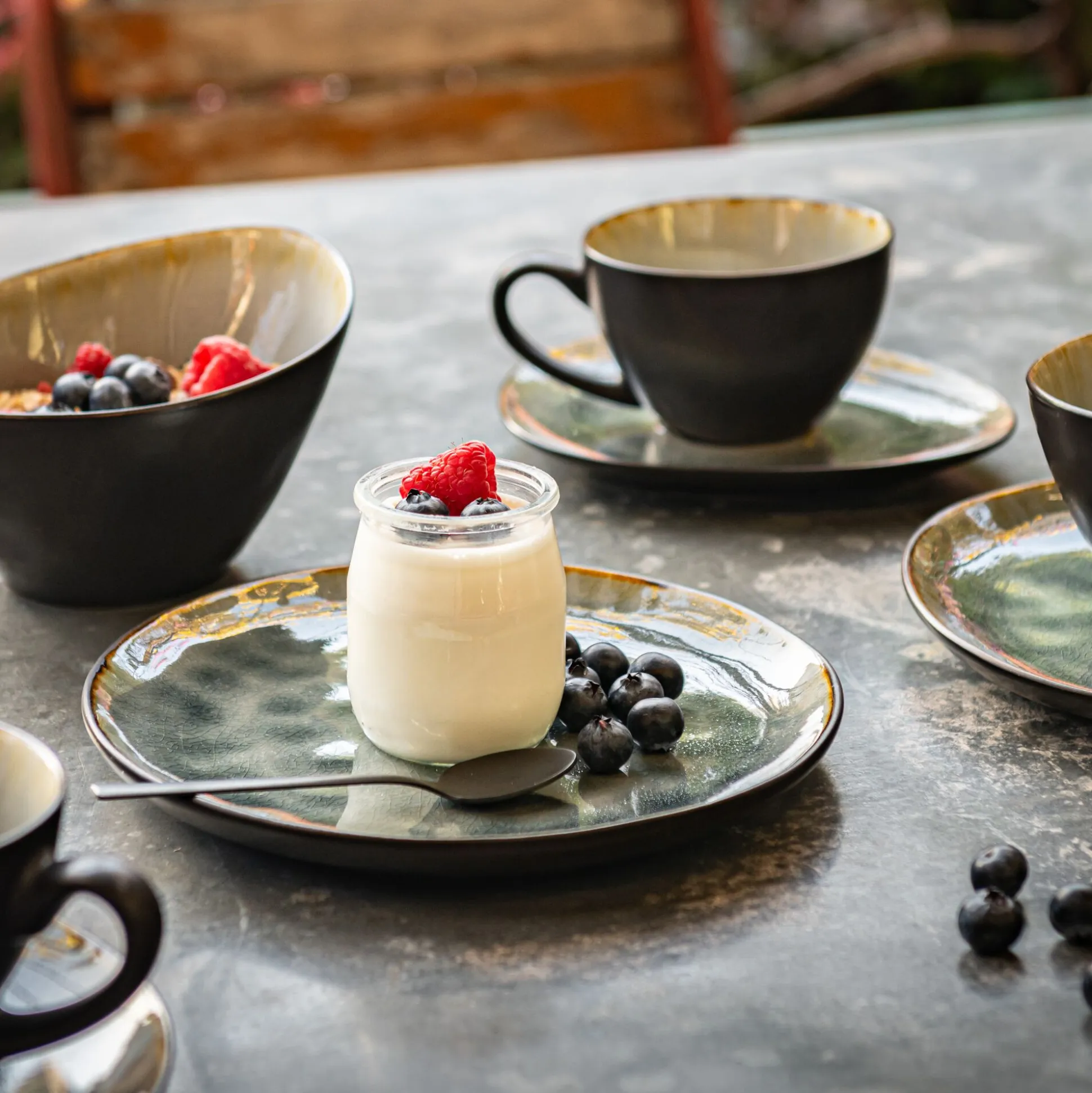 Service petit déjeuner en grès émail réactif - gris