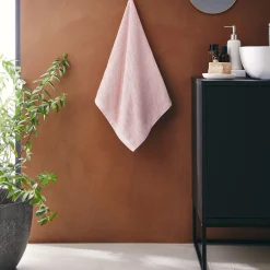 Serviette de toilette en bouclettes de coton bio - rose rosa 50x90cm