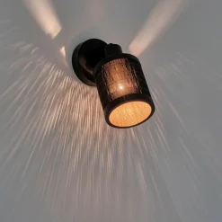 Spot électrifié en acier et rotin - noir